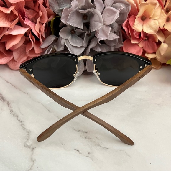 KINGSEVEN Walnut Wood Sunglasses with Black Polarized Lenses - Picture 9 of 16